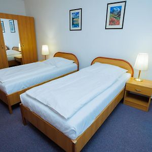 Economy Zimmer mit zwei Einzelbetten
